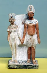 Statuette von Amenophis IV. (Echnaton) und Nofretete aus Tell el-Amarna, Amarna-Zeit, Neues Reich, 1353-1337 v. Chr.