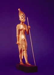 Statuette des Königs, aus dem Grab von Tutanchamun (ca. 1370-1352 v. Chr.) Neues Reich (vergoldetes Holz)