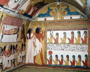 Sennedjem und seine Frau vor einem Naos mit zwölf Gottheiten, aus der Westwand des Grabes von Sennedjem, Das Arbeiterdorf, Neues Reich