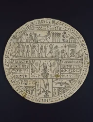 Amulettscheibe (Hypocephalus) für Tasheritenkhonsu, ca. 664-525 v. Chr. (Leinen und Gips)