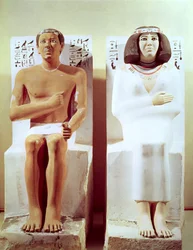 Rahotep und seine Frau Nofret, ca. 2620 v. Chr. (bemalter Kalkstein)