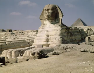 Blick von Nordosten auf die Sphinx, aus der Regierungszeit von König Chephren, Altes Reich, 2600-2500 v. Chr.