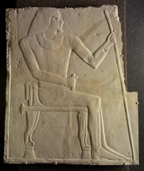 Relief des sitzenden Nyankhnesut, aus Saqqara, ca. 2311-2281 v. Chr.