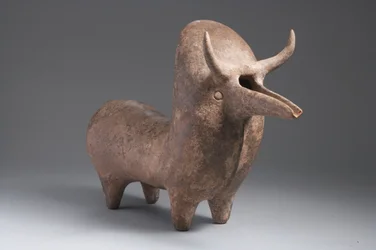 Amlash-Rhyton in Form eines Zebu-Stiers (Terrakotta)