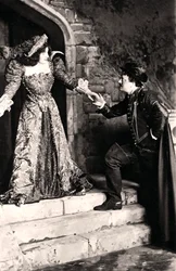 Julia Neilson und Fred Terry in einer Szene aus Dorothy O The Hall