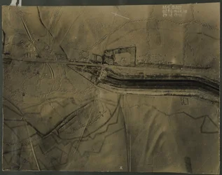 Luftaufnahme mit Schützengräben des Ersten Weltkriegs, 1917