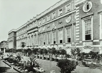 Hampton Court Palace, Hampton Court Road, Richmond: Die Terrasse, Wrens Court, 1896