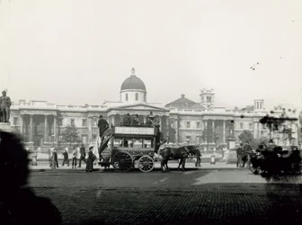 Pferdegezogene Transportmittel am Trafalgar Square