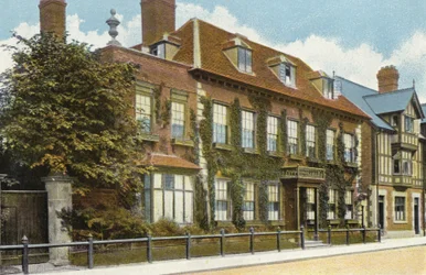 Mason Croft, Stratford-upon-Avon