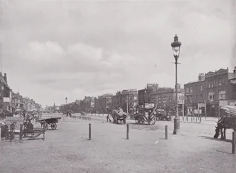 Mile End Road, Blick nach Osten