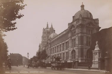 Museumsgebäude, Brompton Road, London