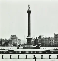 Nelsonsäule, Trafalgar Square, Westminster LB: Blick nach Süden von der National Gallery, 1870