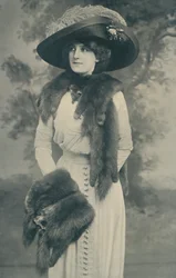 Russischer Zobelschal mit montiertem Kopf und passendem Muff, auch in Marder