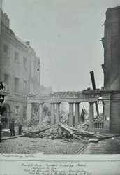 Strand, Westminster LB: Beaufort Buildings, Brandschaden, 1890