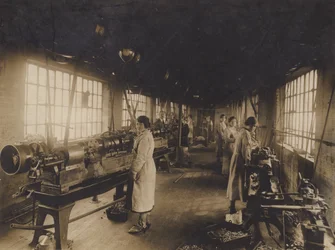 Unidentifizierte englische Ingenieurwerke, frühes 20. Jahrhundert (s/w Foto)