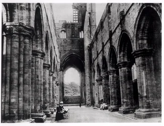 Besucher der Kirkstall Abbey