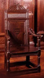 Armstuhl bemalt mit Wappen umgeben von Zahnornamenten, Yorkshire, frühes 17. Jahrhundert