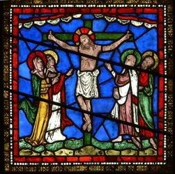 Detail aus dem Ostfenster der Dreifaltigkeitskapelle mit der Kreuzigung