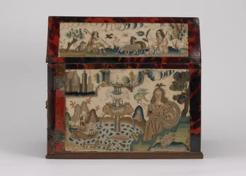Bestickter Kasten, ca. 1660 (Seide, Leinwand, Holz, Schildpatt und Silberbeschläge)