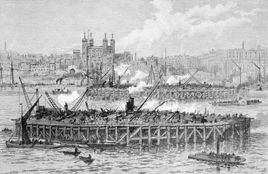 Fortschritt der Arbeiten an der Tower Bridge über die Themse