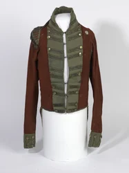Kurzschwänziger Rock, Leichtkompanieoffiziere, 2. Bn 69. (South Lincolnshire) Regiment, getragen während der Waterloo-Kampagne von Lt. Henry Anderson, ca. 1815 (scharlachroter & grüner Stoff mit vergoldeten Knöpfen)