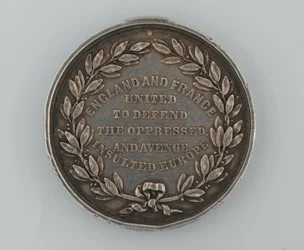Silbermedaille des Patriotic Fund zur Erinnerung an das Bündnis zwischen England und Frankreich 1854, verliehen vom Bürgermeister von Dover, 1855
