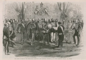 Die Preisverleihung bei der Internationalen Ausstellung; Earl Granville liest die Ansprache