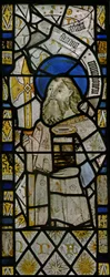 Das Ostfenster, das den heiligen Matthäus darstellt