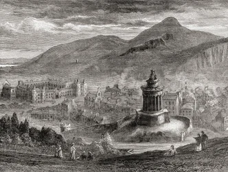 Blick über Edinburgh vom Burns Monument auf dem Calton Hill, aus 