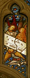 Fenster n2 mit Darstellung des Engelschors mit Noten
