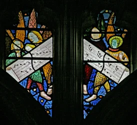 Fenster s2 mit dem singenden Engelschor