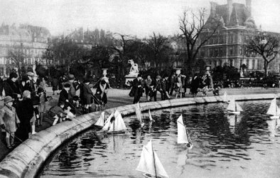 Spielzeugboote im Tuileriengarten, Paris