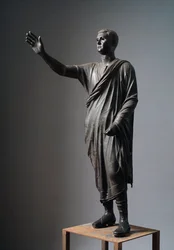 Aule Metele (Der Redner), römischer Redner - Etruskische Bronzeskulptur, h: 179 cm, ca. 90-70 v. Chr., aus Pila, Italien - Etruskische Zivilisation: „Der Magistrat von Perugia Aulus Metellus genannt der Redner“ Bronzeskulptur