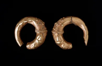 Goldene Ohrringe, 450-400 v. Chr.