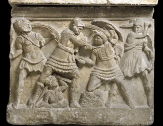 Etruskische Kunst: „Eteokles und Polyneikes“, die beiden Brüder, Söhne des Ödipus, Basrelief eines Sarkophags aus Chiusi, 3. Jahrhundert v. Chr. - Palermo, Archäologisches Nationalmuseum - Duell zwischen den Brüdern Eteokles und Polyneikes, Söhnen des