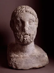 Kopf von Arnth Paipnas, Kalksteinskulptur, 3. Jahrhundert v. Chr.