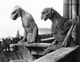 Wasserspeier von der Balustrade der Grande Galerie der Westfassade, Replik eines Originals aus dem 12. Jahrhundert