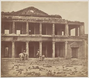 Inneres des Secundra Bagh nach dem Massaker von 2.000 Rebellen durch die 93. Highlander und das 4. Punjab Regiment