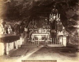 Innenansicht der Grotte der Agonie oder Basilika der Agonie, heute Kirche aller Nationen, in Jerusalem. Laut Tradition verbrachte Jesus hier seine letzten Momente, bevor er verhaftet wurde
