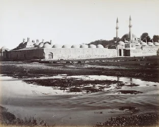 Blick auf den Komplex von Tekkuyeh Suleimaniyeh, in Damaskus, Syrien, Teil eines Komplexes einer Madrasa, einer Moschee und eines Klosters, geleitet vom Orden der Derwische, um den Aufenthalt der Pilger auf ihrem Weg nach Mekka zu erleichtern