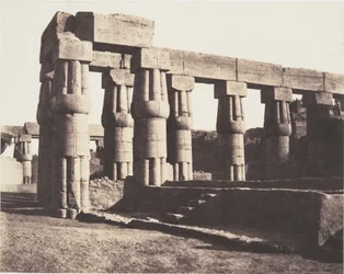 Luxor (Theben), spätere Konstruktion - parallele Galerien