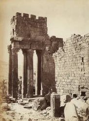 Die Ruinen des Tempels des Jupiter oder der Sonne, in der archäologischen Zone von Heliopolis oder Baalbek, antike syrische Stadt, jetzt Libanon