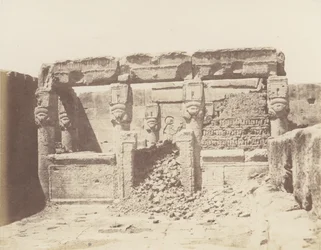 Dendérah Tentyris, Tempel der Athôr - Heiligtum im südlichen Winkel..., 1851-52, gedruckt 1853-54