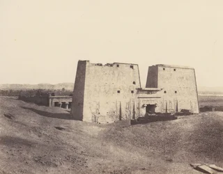 Edfou Apollonopolis Magna, Gesamtansicht des Tempels, 1851-52, gedruckt 1853-54