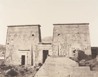 Insel Philae, Erster Pylon - Ansicht von der Plattform, 1851-52, gedruckt 1853-54