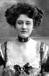 Elizabeth Firth, Schauspielerin, 1908