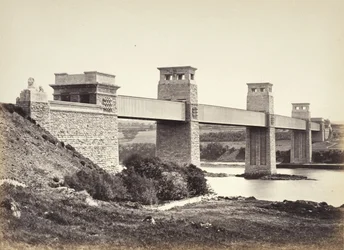 Bangor, die Britannia Bridge, von Anglesey aus (258)
