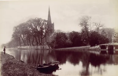 Stratford-on-Avon Kirche, vom Avon, 1870er Jahre