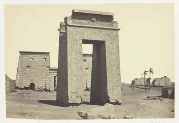 Skulpturiertes Tor, Karnak