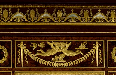 Details des Kleiderschranks von Kaiserin Josephine de Beauharnais (Marie-Joseph-Rose de Tascher de la Pagerie) (1763-1814) aus Holz, vergoldete Bronze von Francois Jacob-Desmalter (1770-1841)
